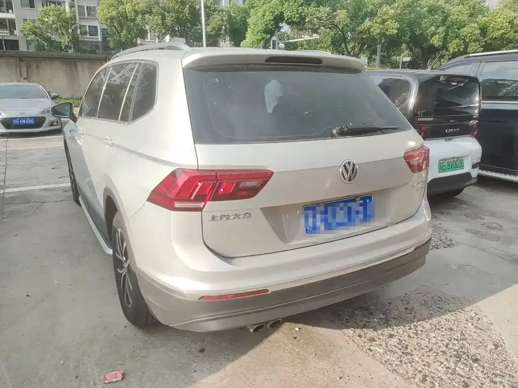 Volkswagen Tiguan L — миниатюра 5