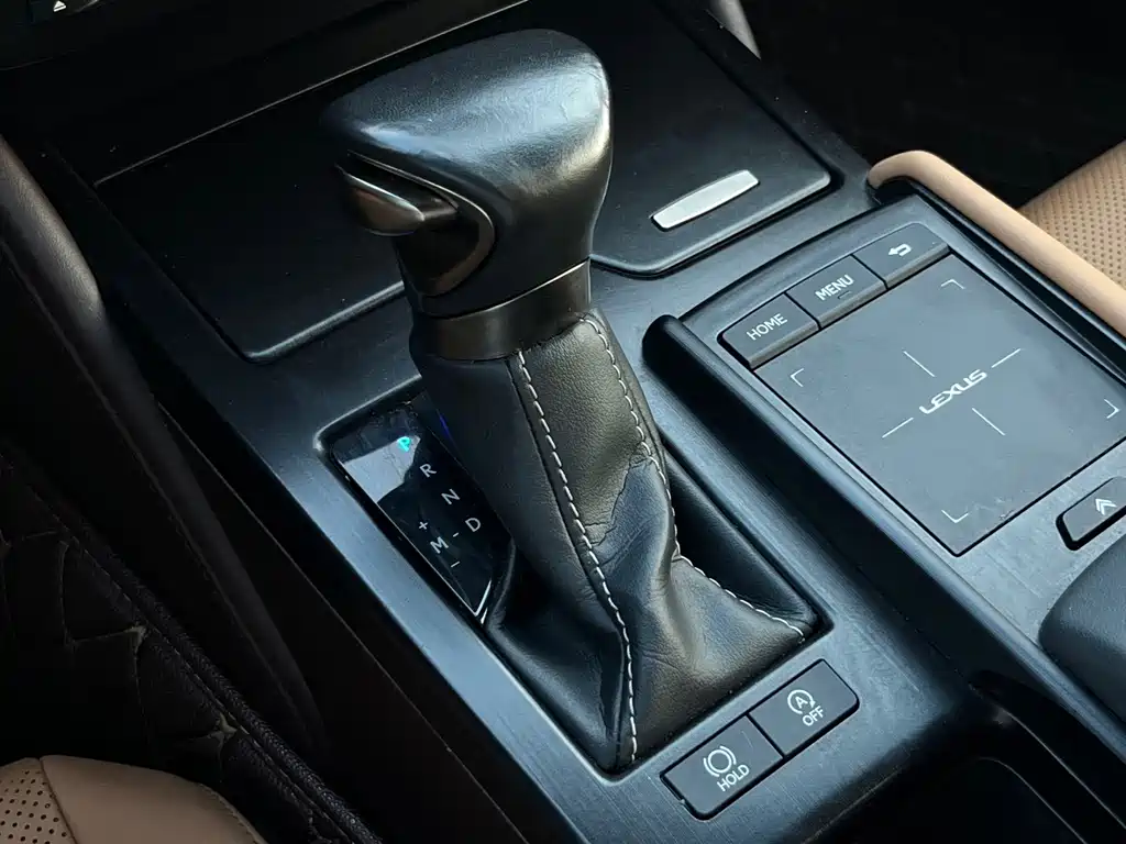 Lexus ES — миниатюра 15