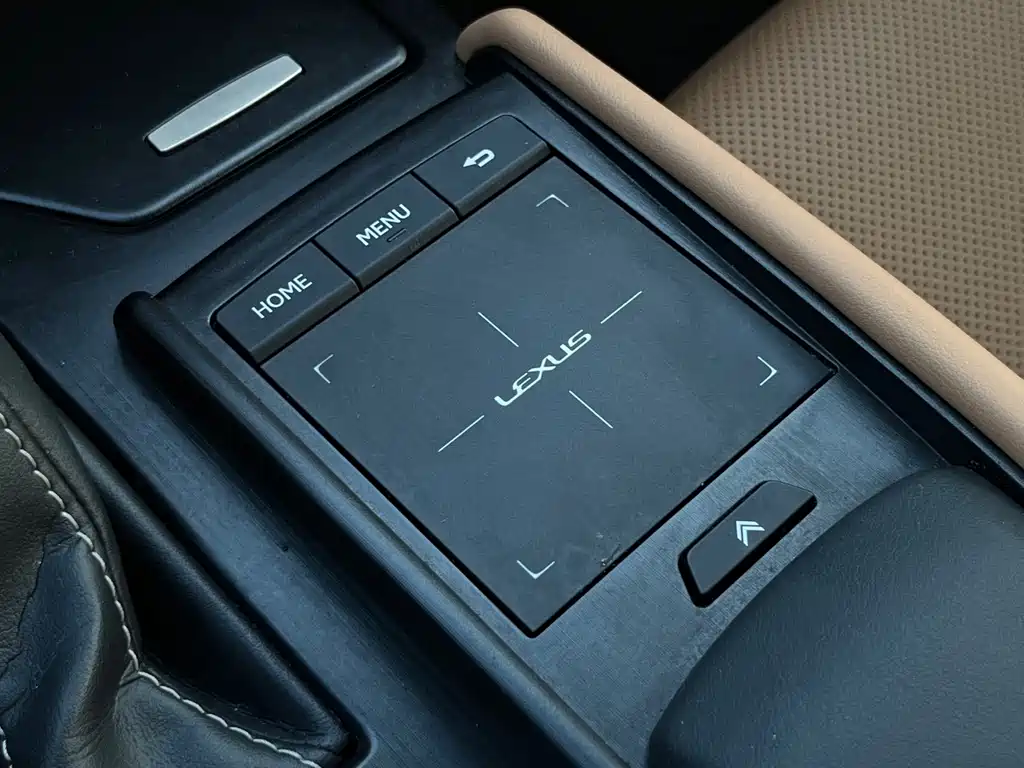 Lexus ES — миниатюра 16