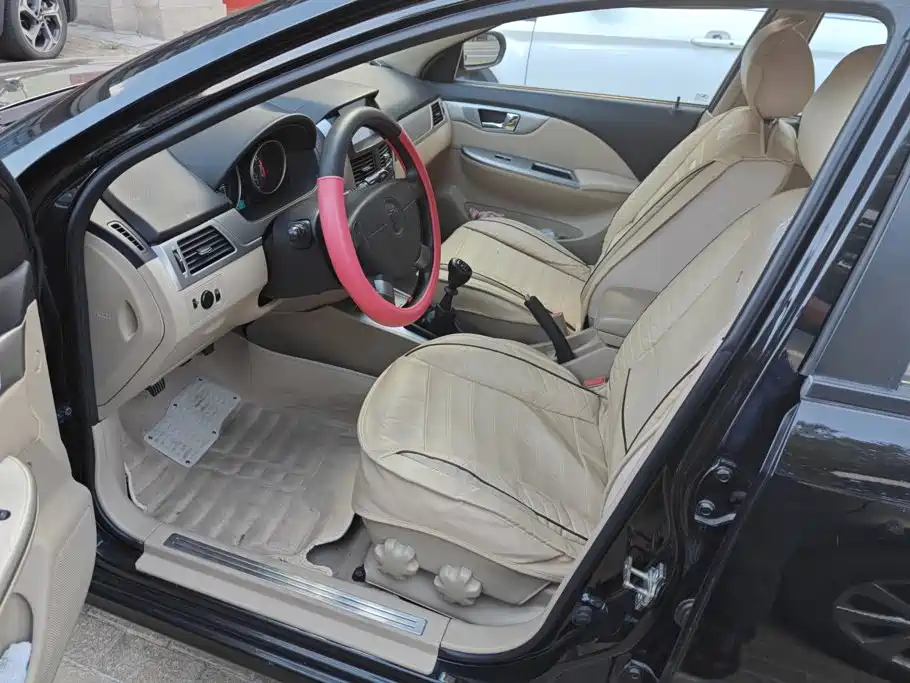Buick Excelle — миниатюра 9