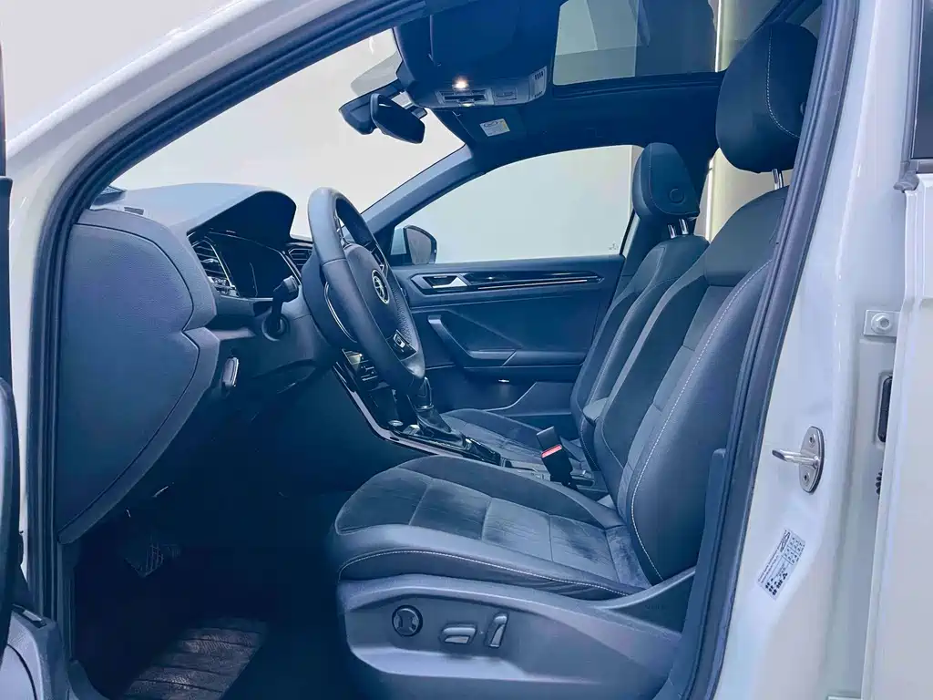 Volkswagen T-Roc — миниатюра 5