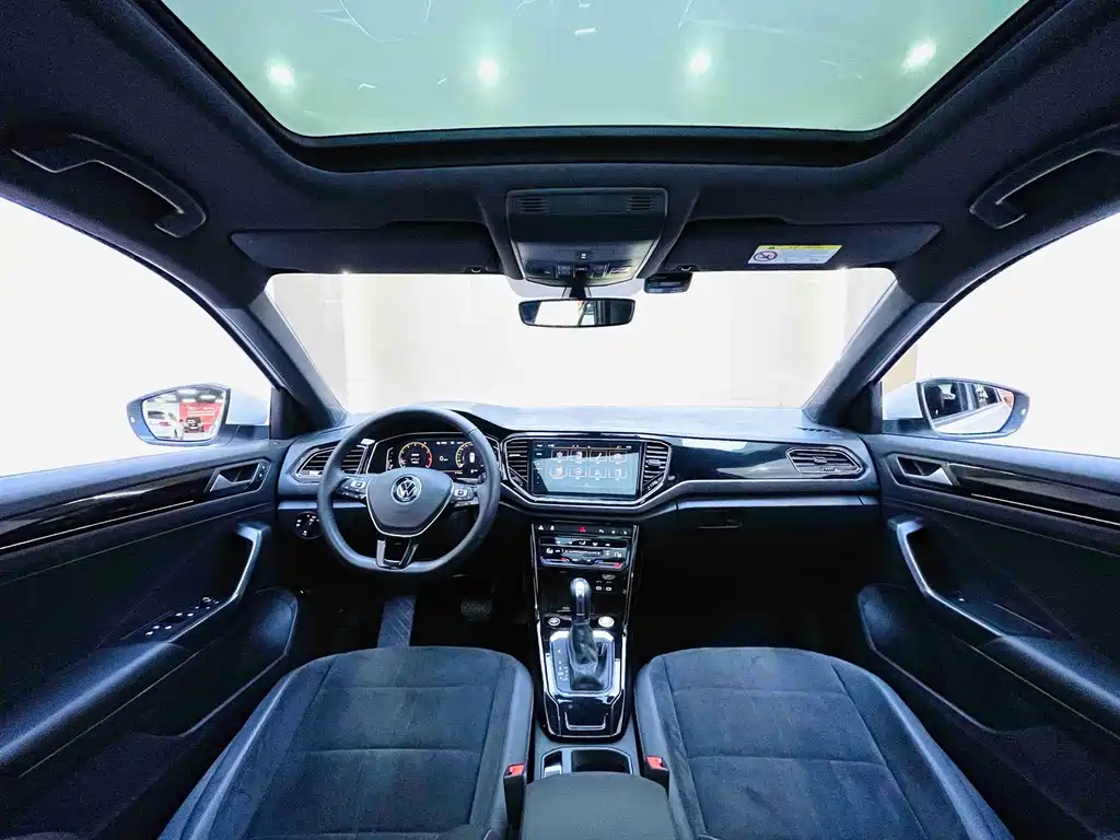 Volkswagen T-Roc — миниатюра 12