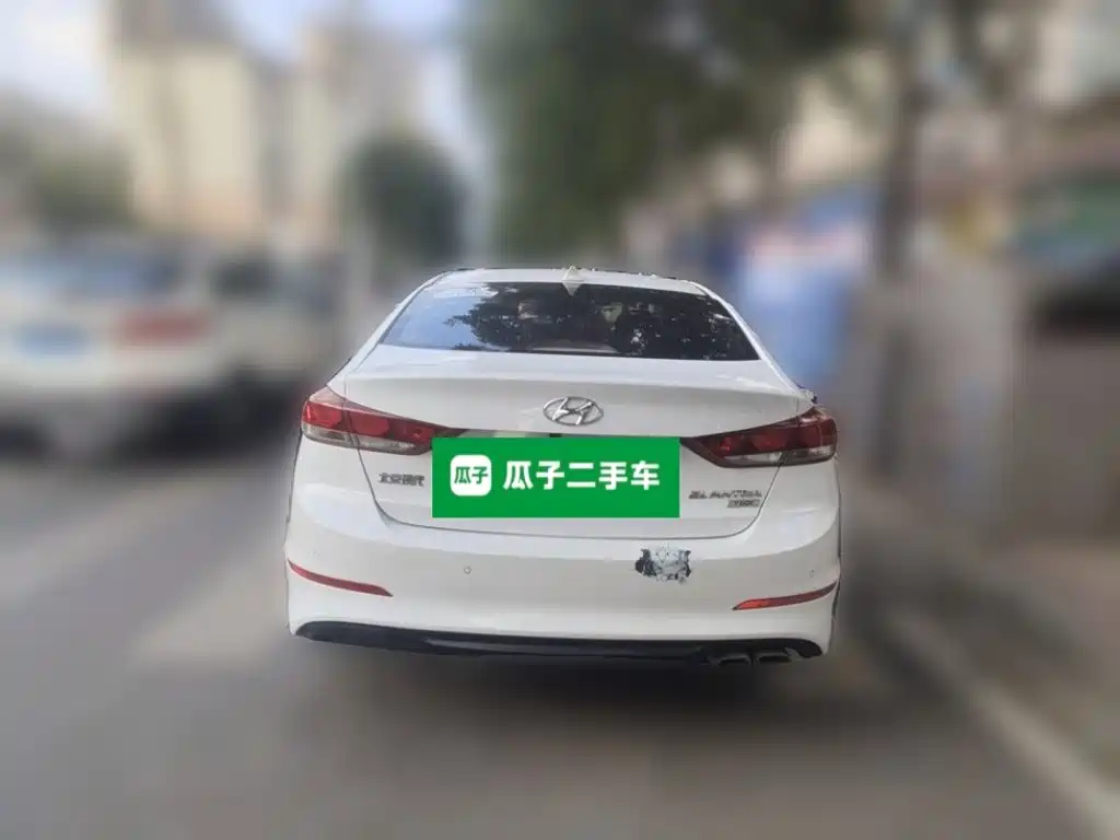 Hyundai Elantra — миниатюра 3