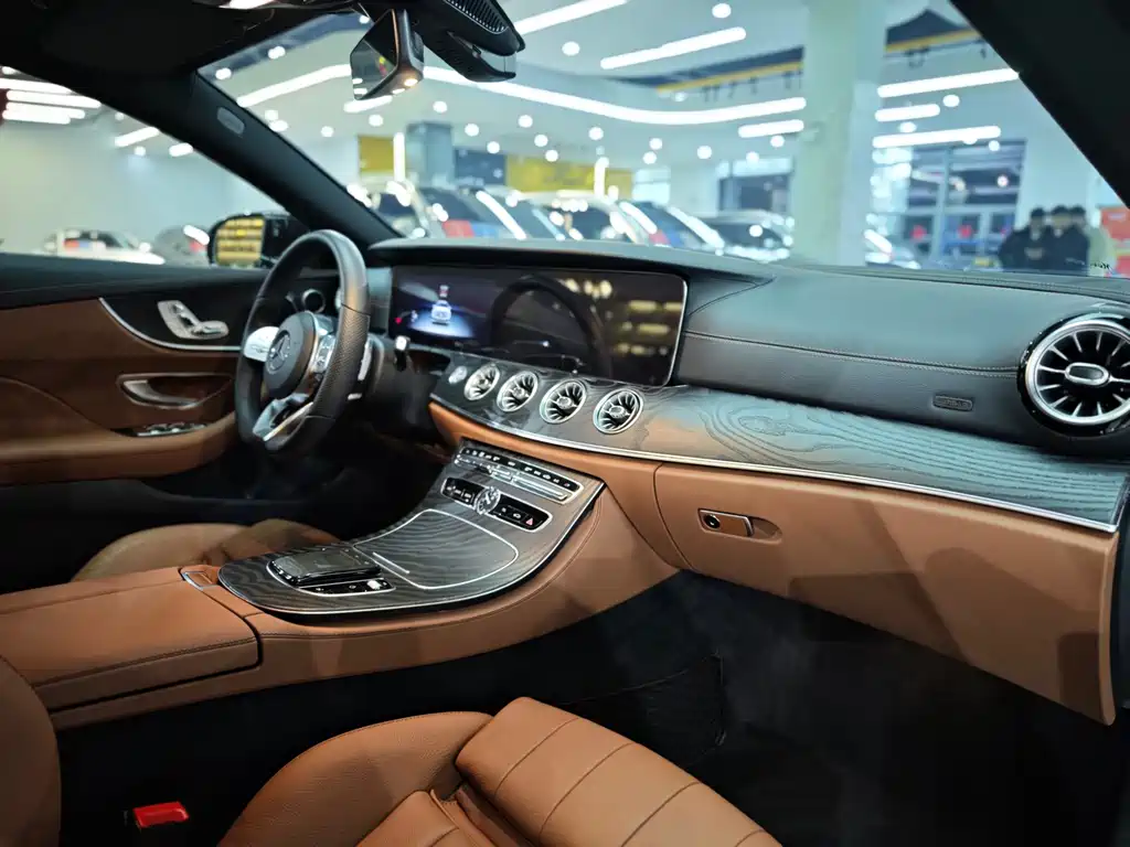 Mercedes-Benz E-Class (Import) — миниатюра 10