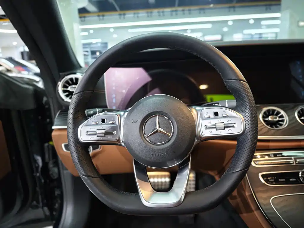 Mercedes-Benz E-Class (Import) — миниатюра 7