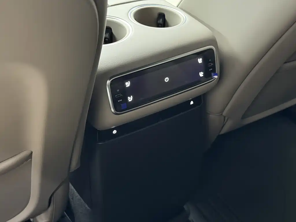 Li Auto Li L8 — миниатюра 11