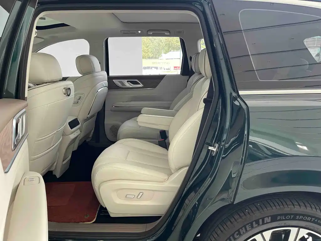 Wuling Xingguang L — миниатюра 8