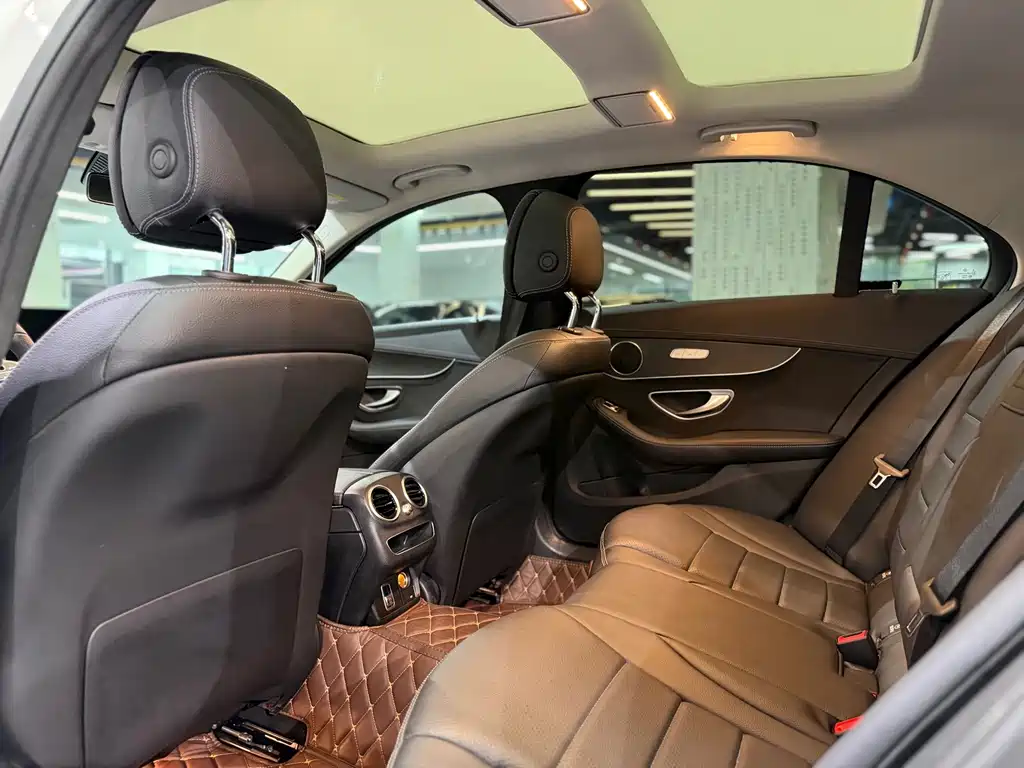 Mercedes-Benz C-Class — миниатюра 7