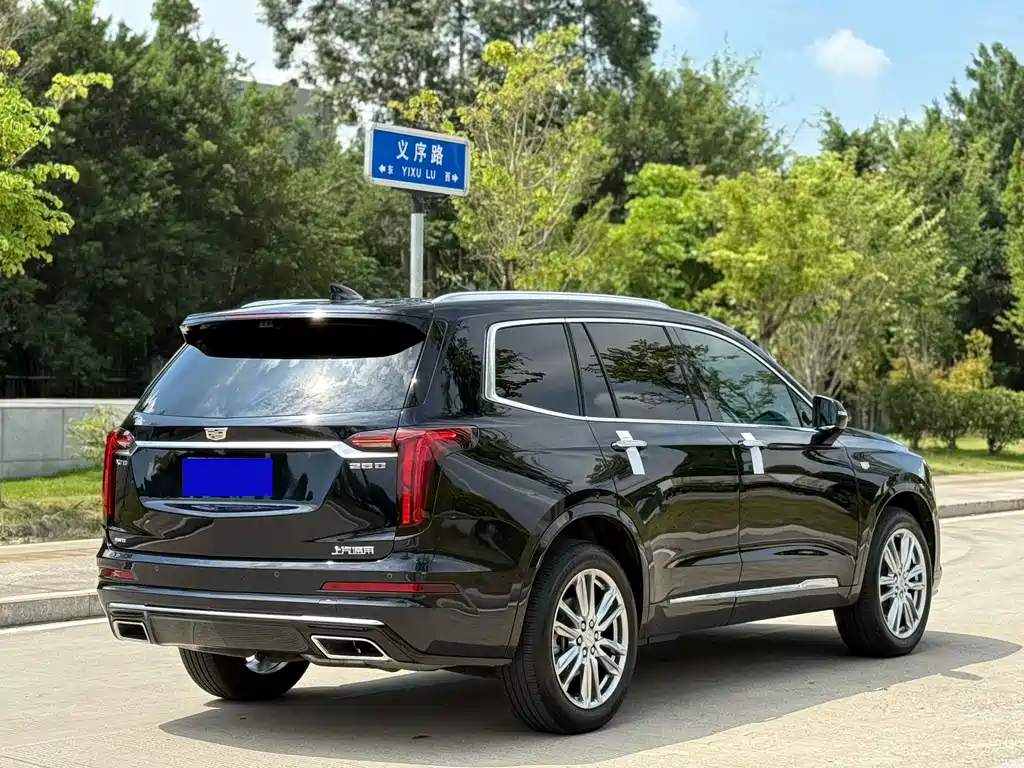 Cadillac XT6 2022 2.0T мест Luxury