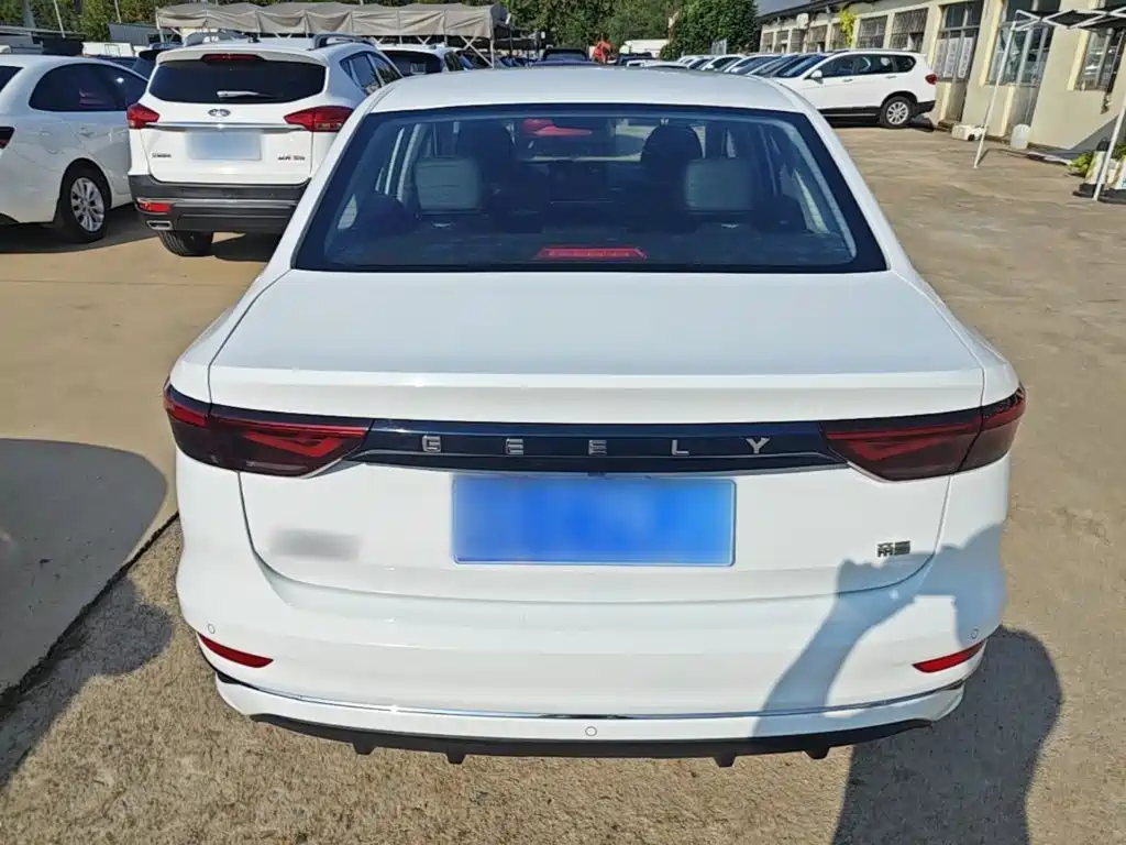 Geely Emgrand — миниатюра 6