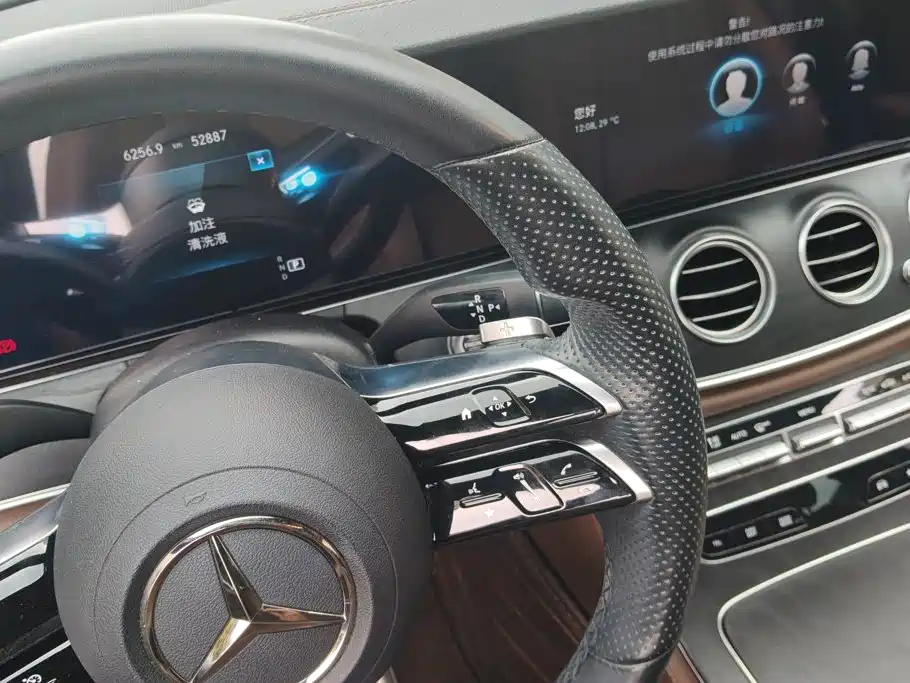 Mercedes-Benz E-Class (Import) — миниатюра 16