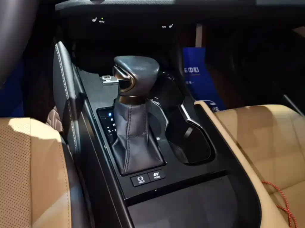 Lexus ES — миниатюра 14