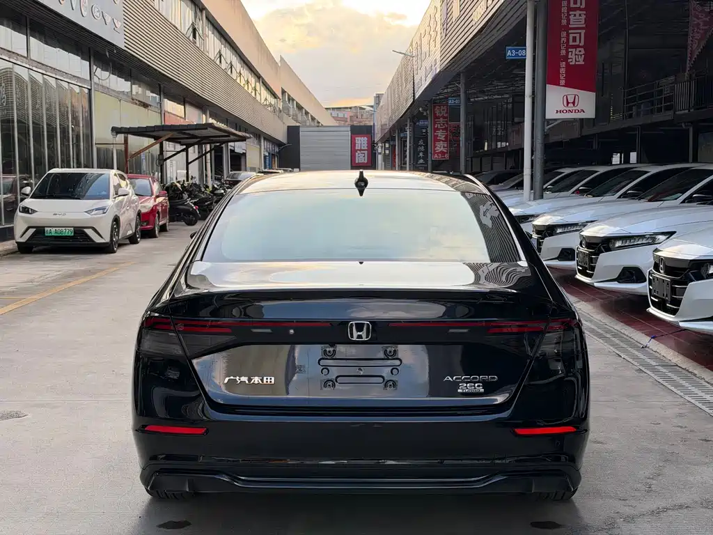 Honda Accord — миниатюра 8