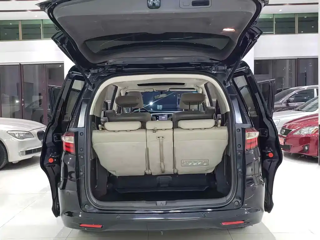 Honda Odyssey Facelift 2.4L Luxury Edition, фото 9