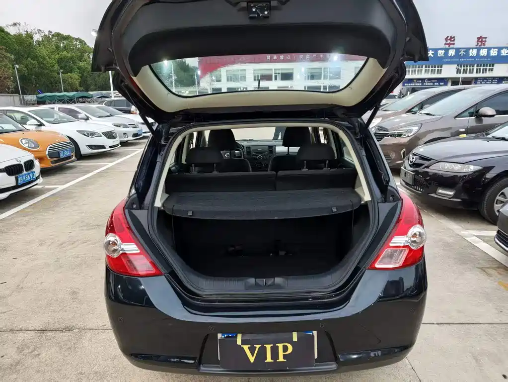 Nissan Tiida — миниатюра 11