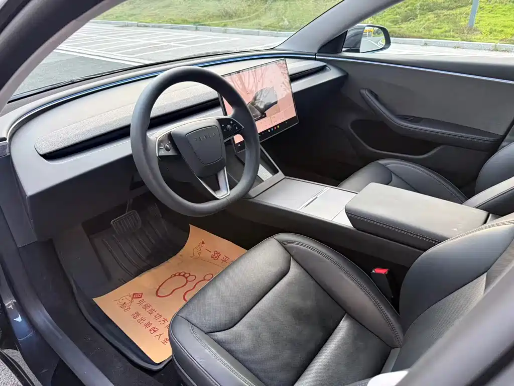 Tesla Model 3 — миниатюра 4