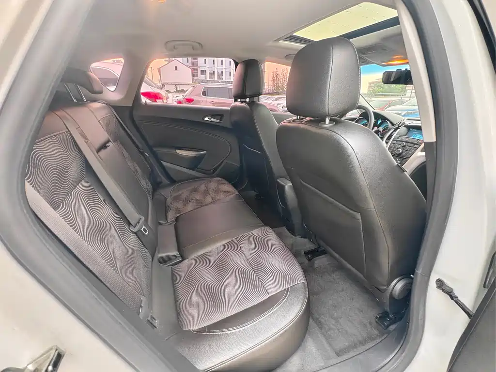 Buick Excelle — миниатюра 8