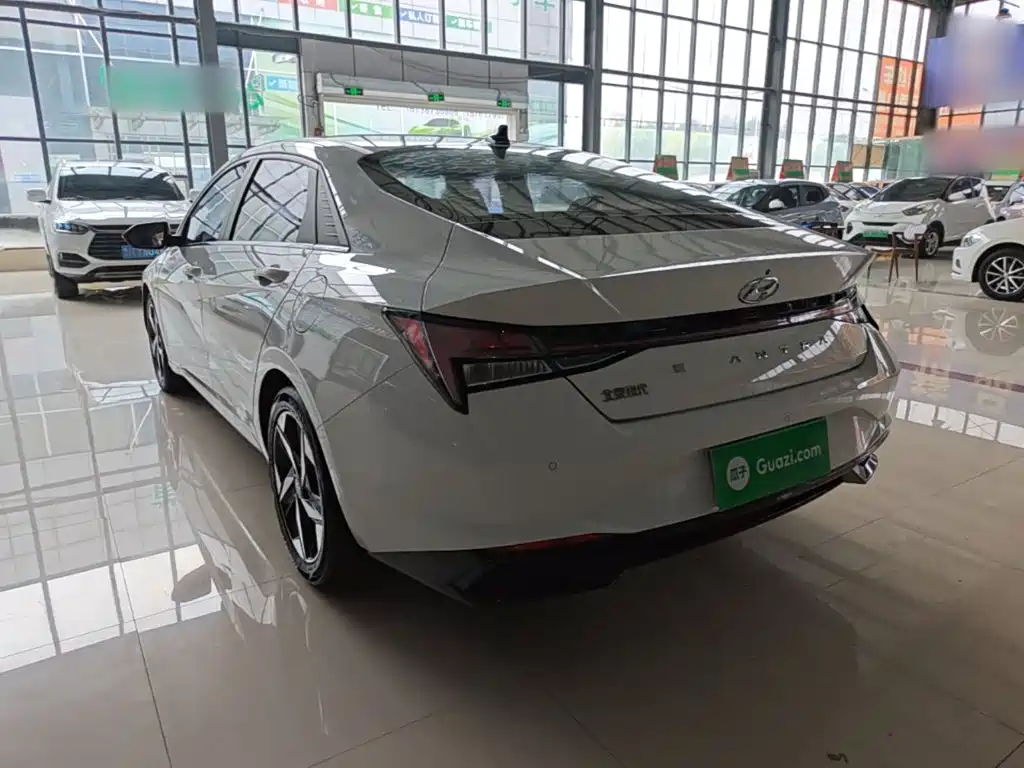 Hyundai Elantra — миниатюра 5