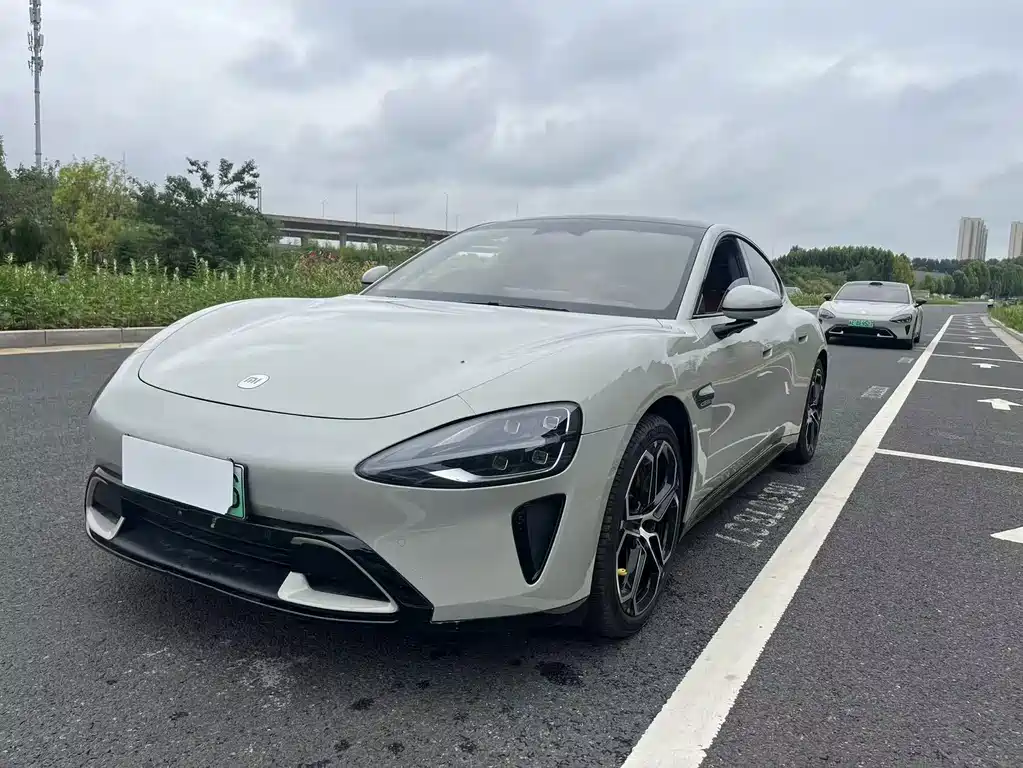 2024 xiaomi SU7 - zdjęcie 1 z 9