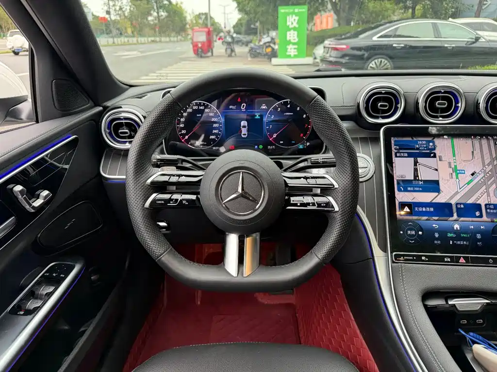 Mercedes-Benz C-Class — миниатюра 14