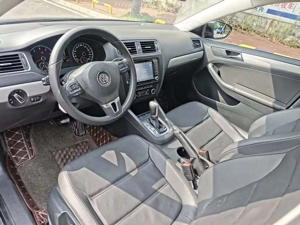 Volkswagen Sagitar — миниатюра 4