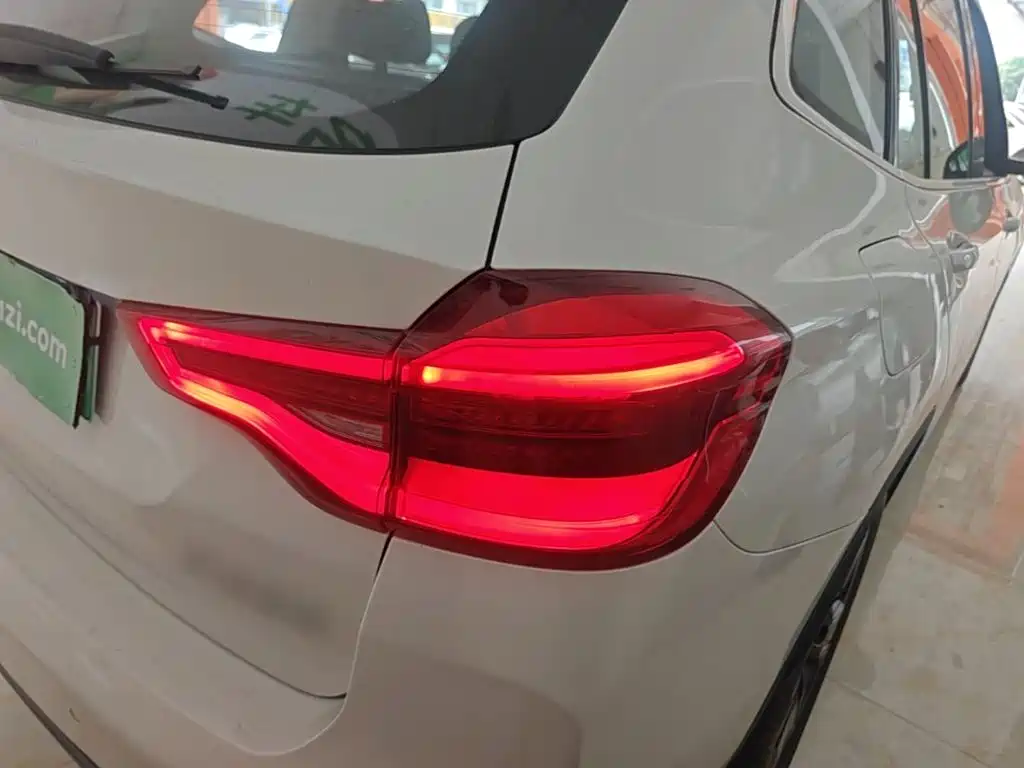 BMW iX3 — миниатюра 8