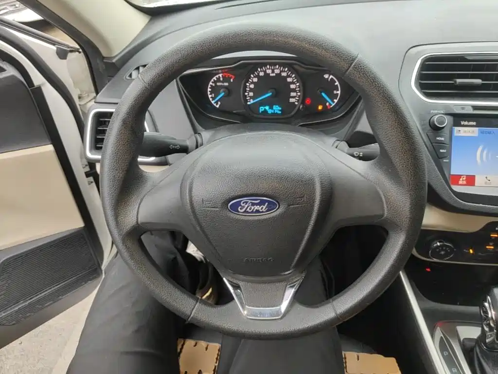 Ford Escort — миниатюра 11