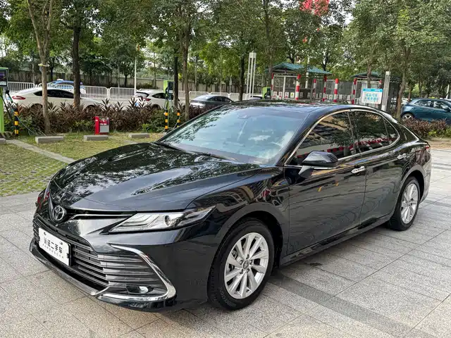 TOYOTA CAMRY