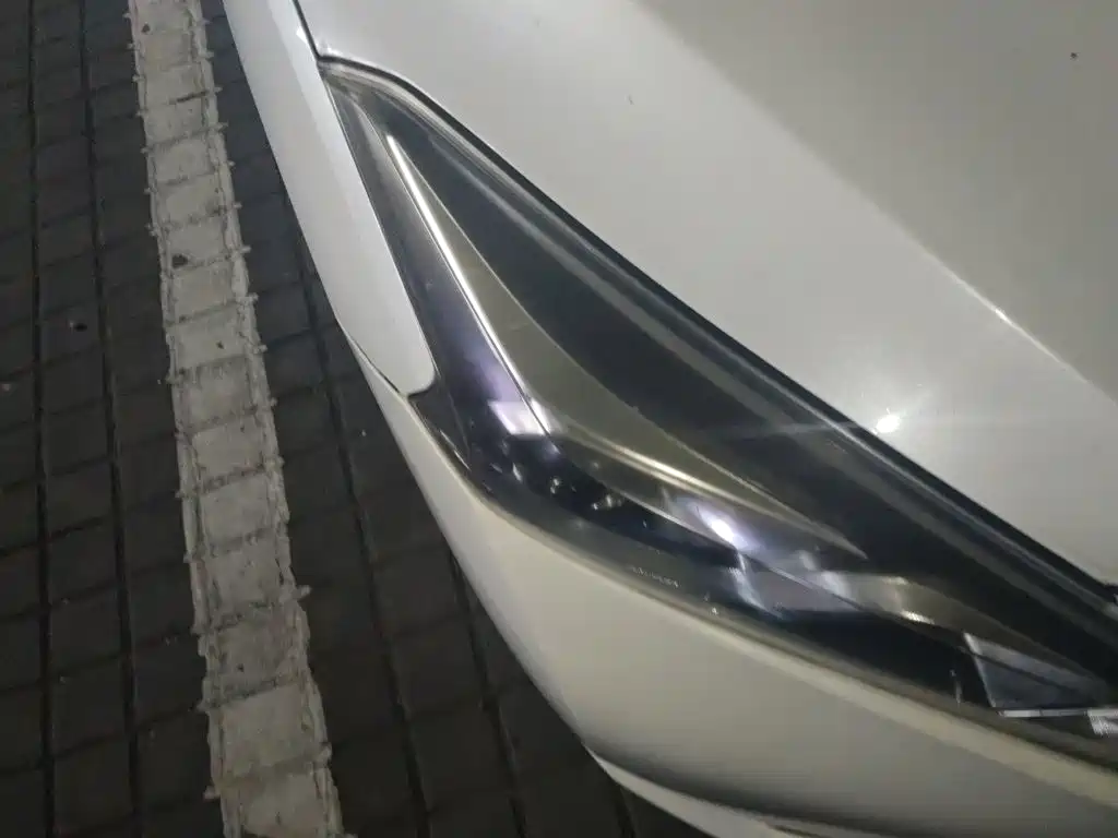 Nissan Bluebird — миниатюра 7