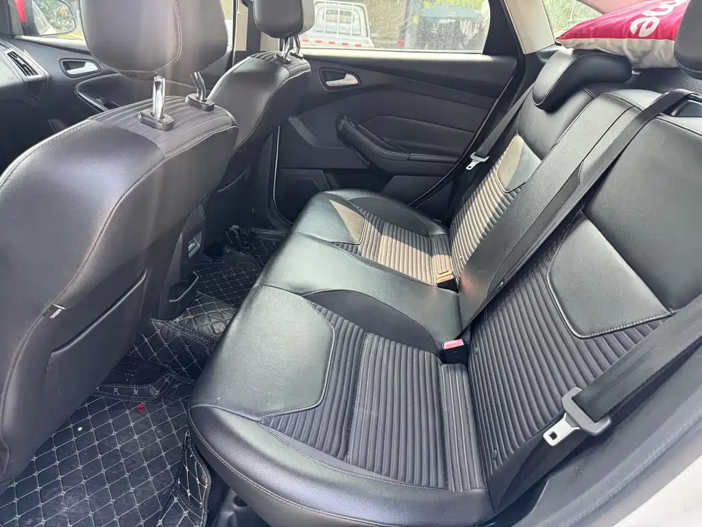 Ford Focus — миниатюра 5