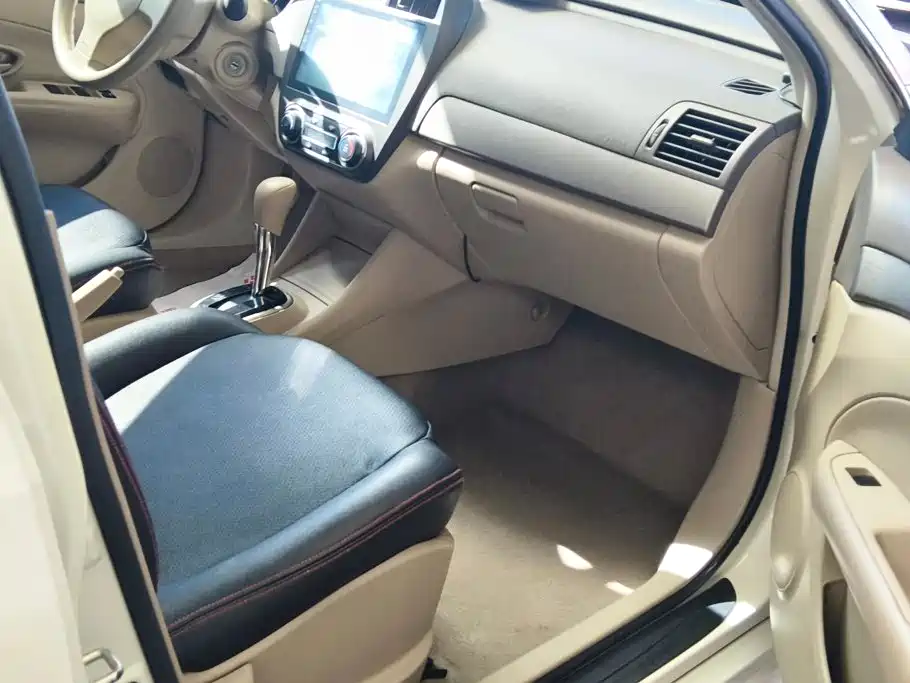 Nissan Sylphy — миниатюра 8