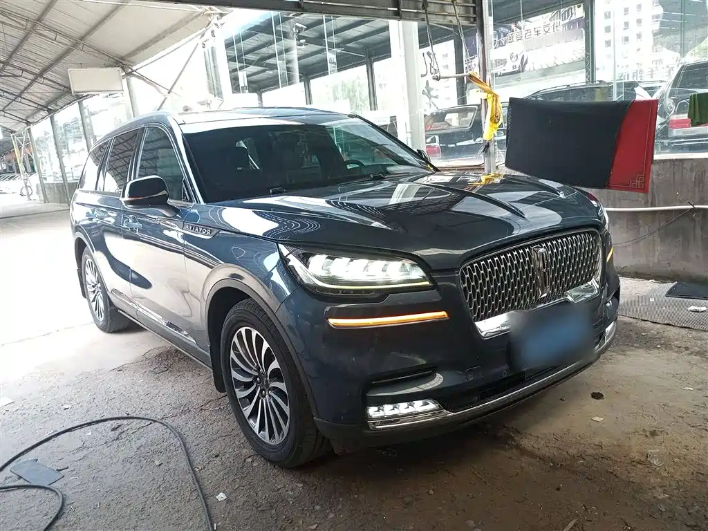 Lincoln Aviator (Import) — миниатюра 24