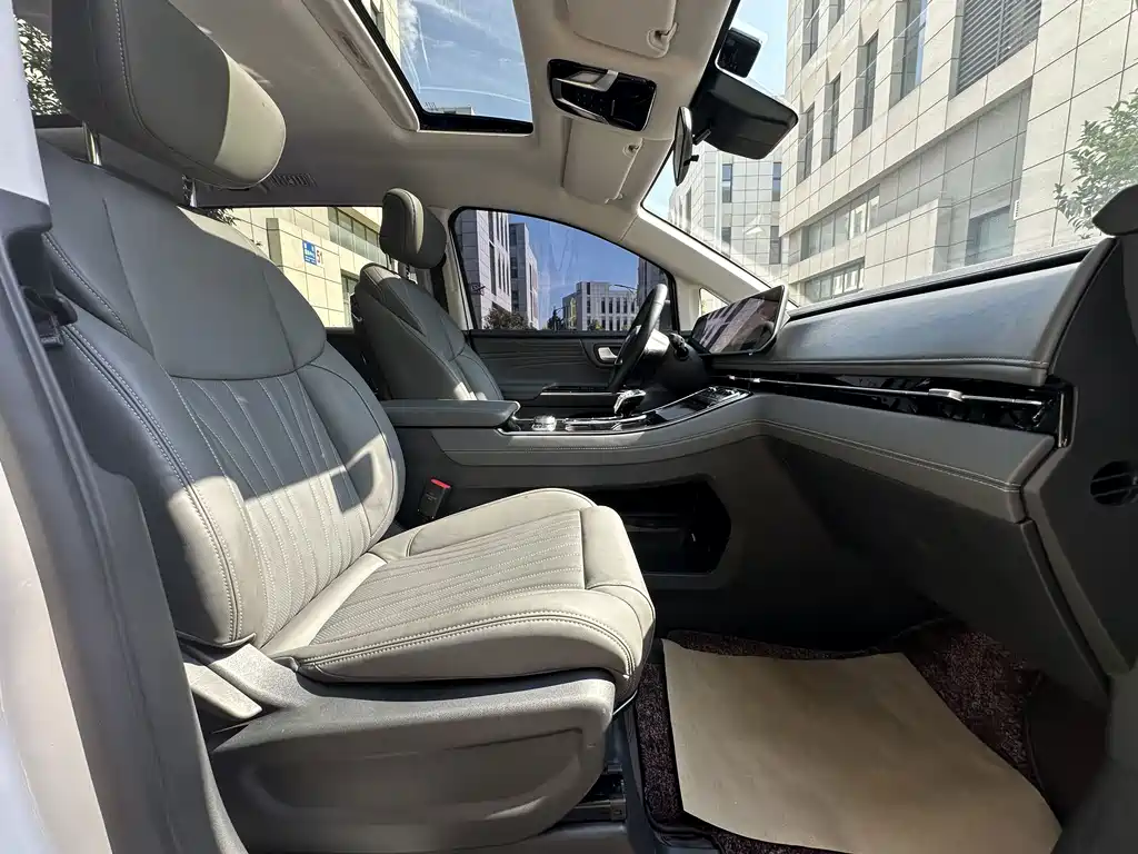 JAC Refine Refine RF8 PHEV — миниатюра 8
