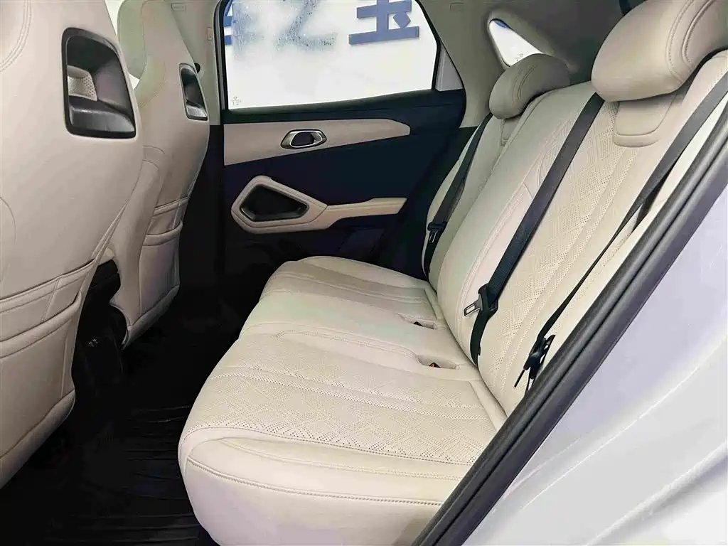 BYD Yuan UP — миниатюра 23