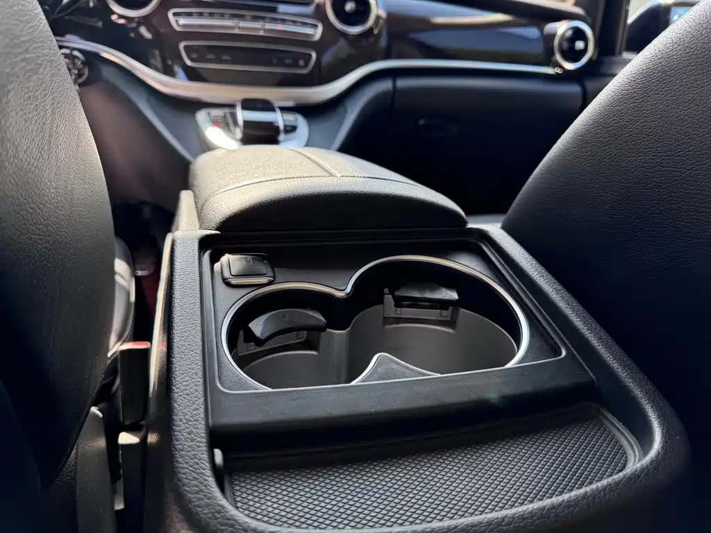 Mercedes-Benz V-Class — миниатюра 16