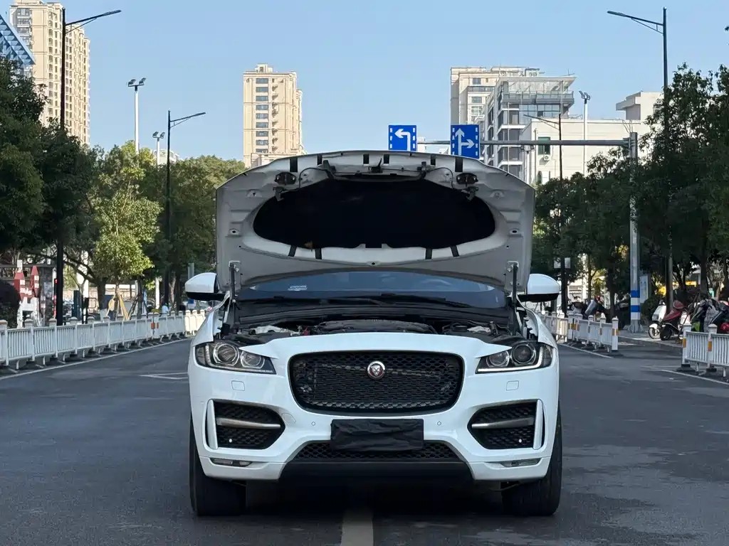 JAGUAR F PACE