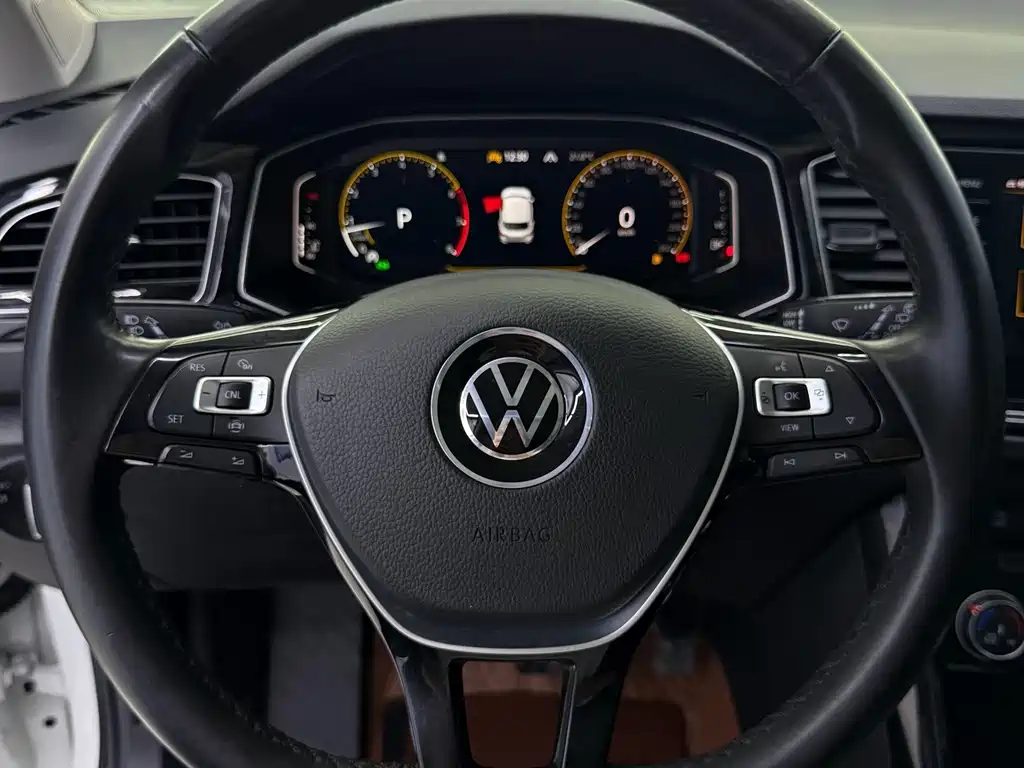 Volkswagen T-Roc — миниатюра 17