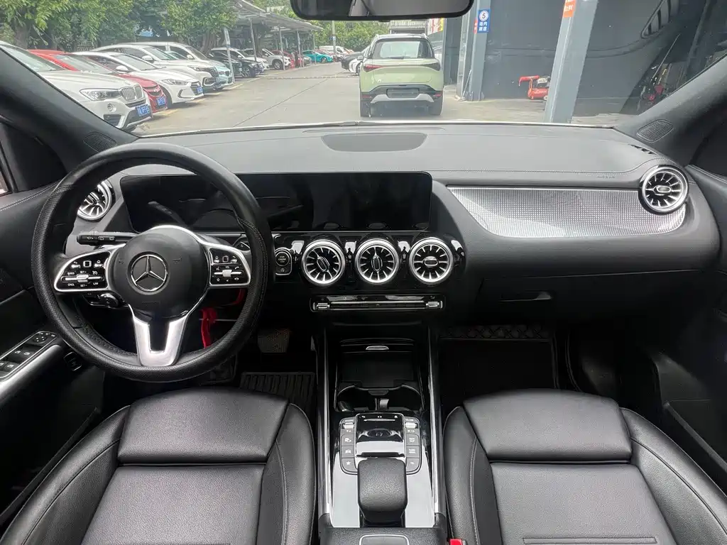 Mercedes-Benz GLA — миниатюра 8