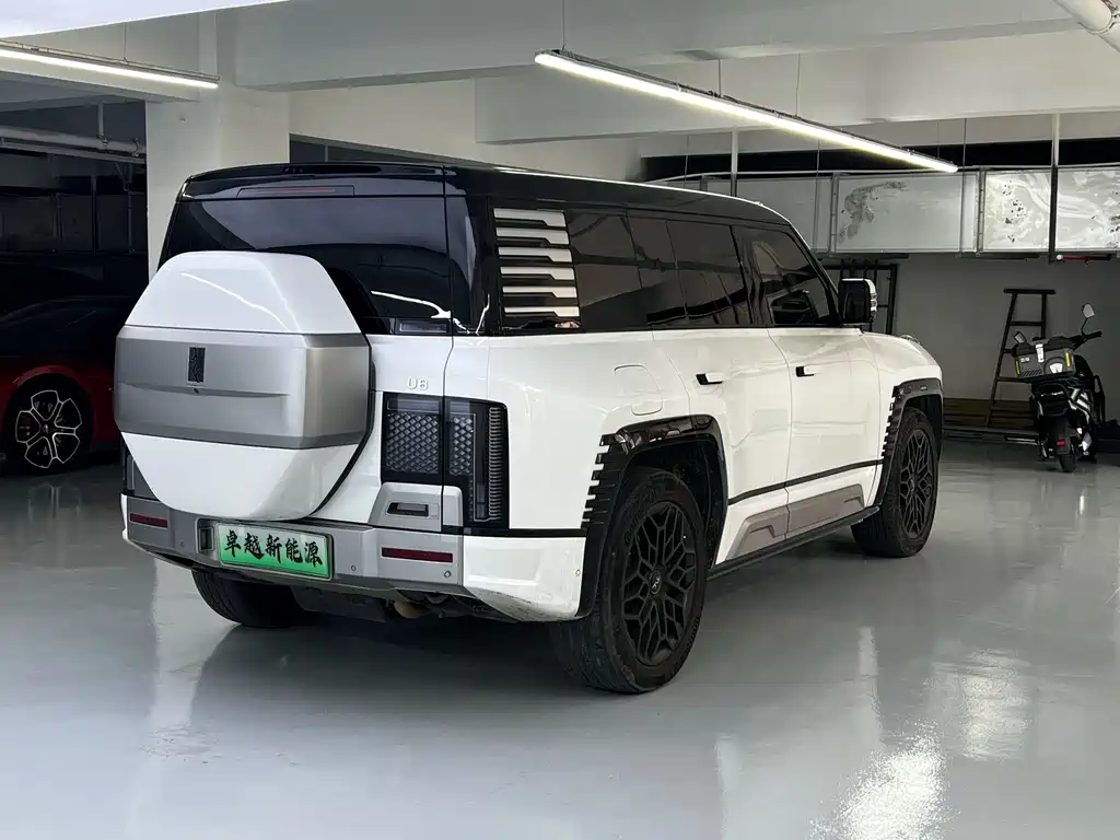 Yangwang Yangwang U8 — миниатюра 9