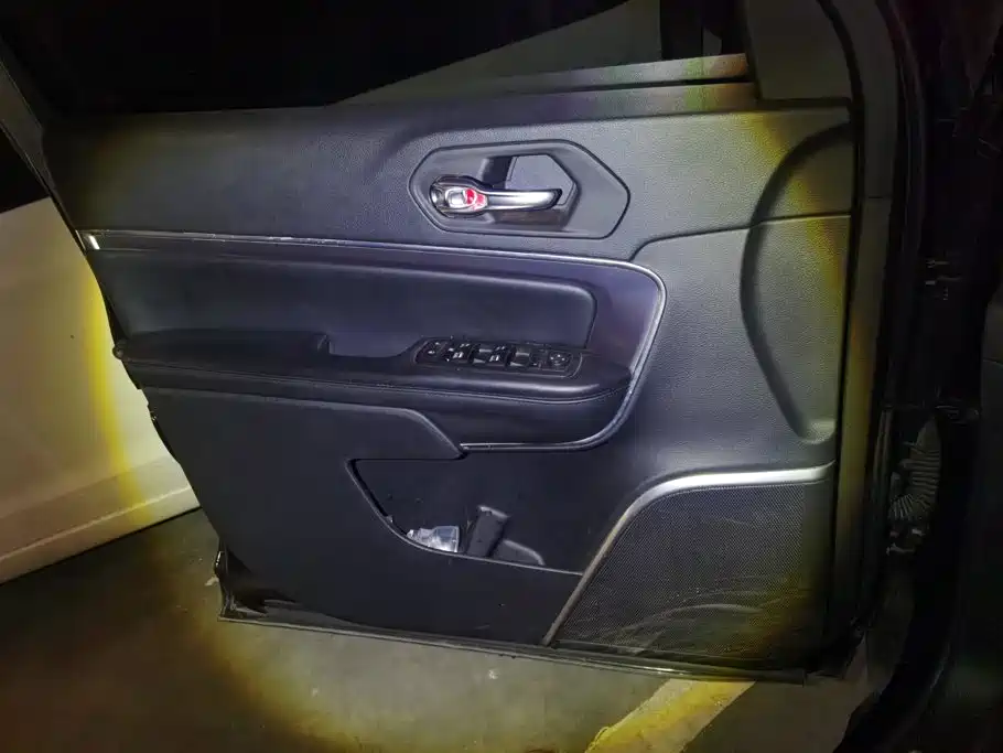 Jeep Commander — миниатюра 7
