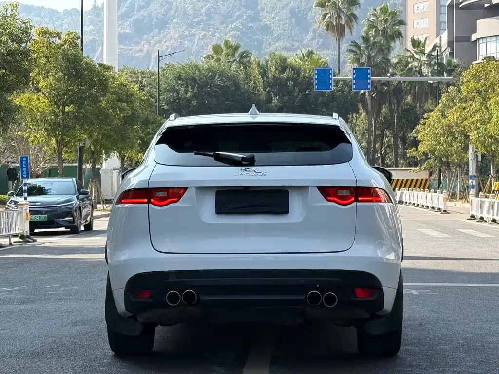 JAGUAR F PACE