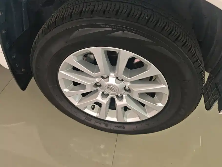 Toyota Prado — миниатюра 6
