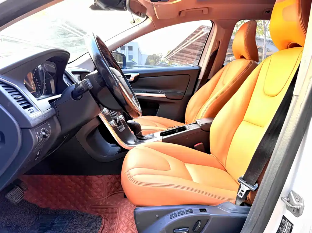 Volvo XC60 (Import) — миниатюра 11