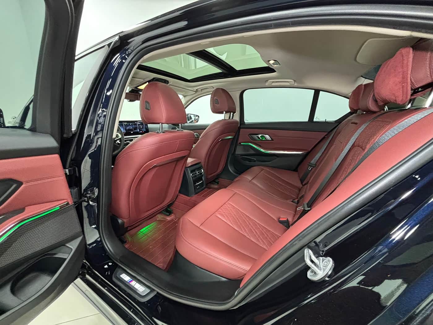 BMW 3 Series 2.0 л 2023 г. Чёрный, пробег 35000 км