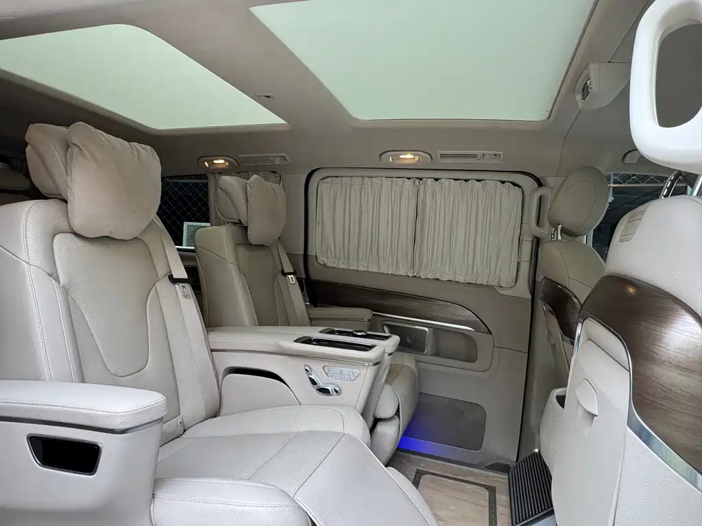 Mercedes-Benz V-Class — миниатюра 24