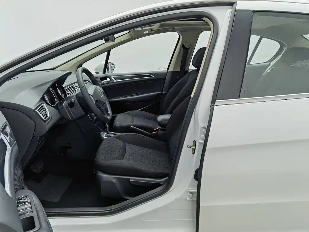 Peugeot 308 — миниатюра 10