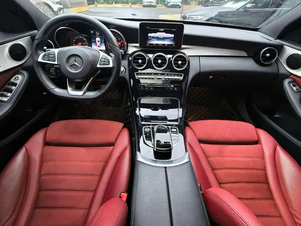 Mercedes-Benz C-Class — миниатюра 6