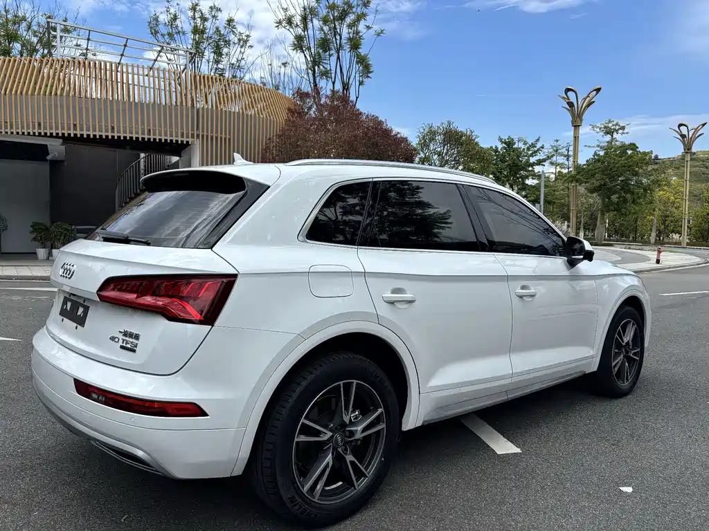 Audi Q5L — миниатюра 6