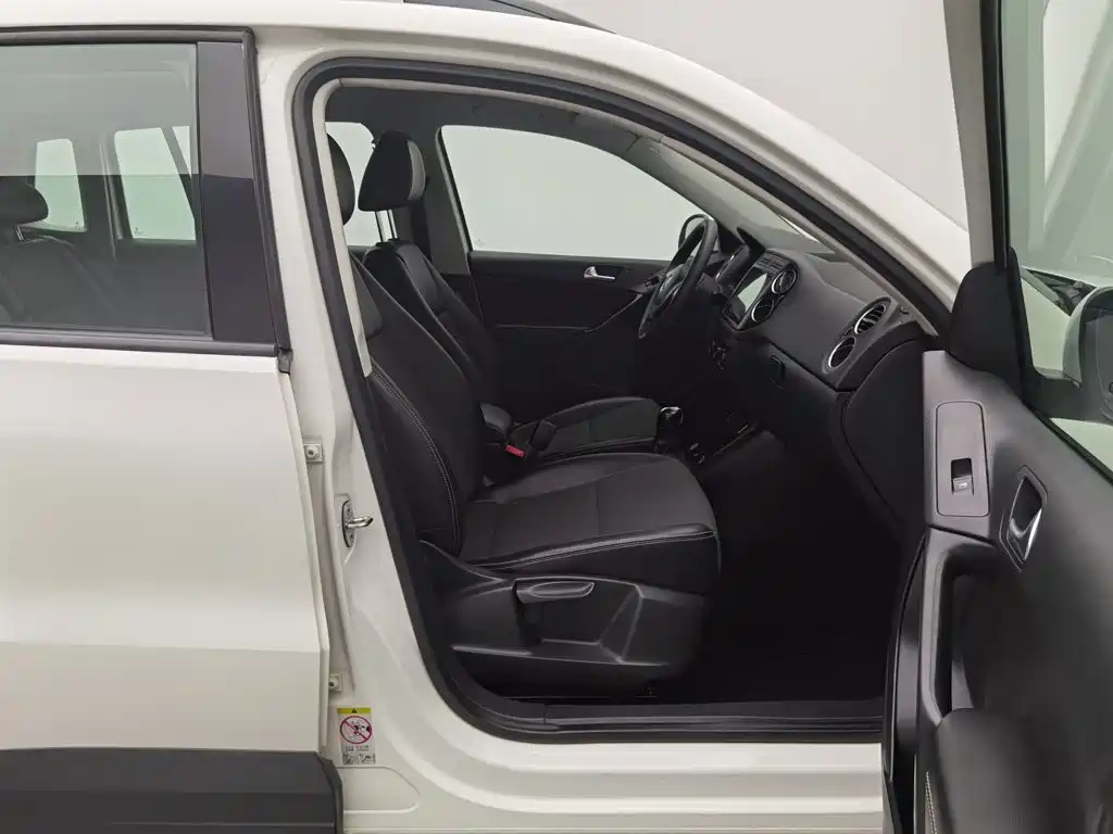 Volkswagen Tiguan — миниатюра 23