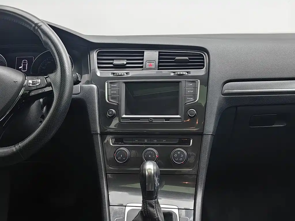 Volkswagen Golf — миниатюра 12